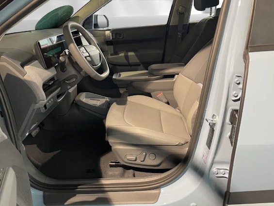 Vehicle image 3 Vehicle image 3