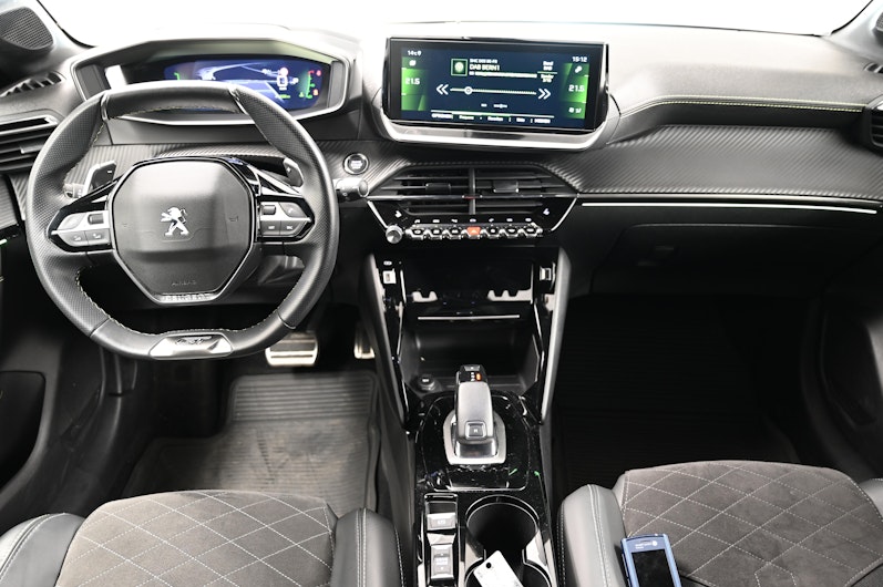 Vehicle image PEUGEOT 208