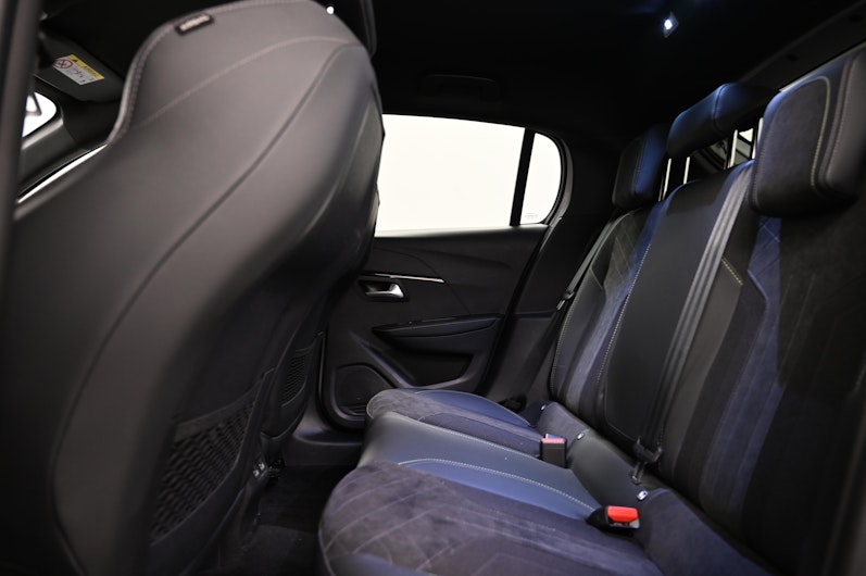 Vehicle image PEUGEOT 208