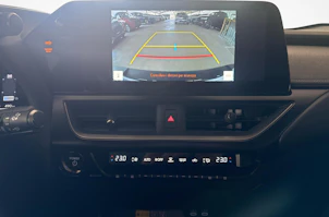 immagine del veicolo LEXUS UX 300h F-Line - Ruote invernali incluse