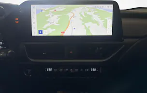 Lexus UX 300h F-Line - Ruote invernali incluse