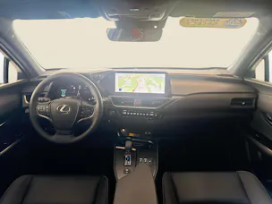 Lexus UX 300h F-Line - Ruote invernali incluse