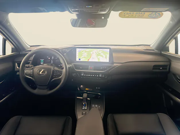 Lexus UX 300h F-Line - Ruote invernali incluse