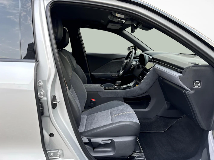 immagine del veicolo LEXUS LBX