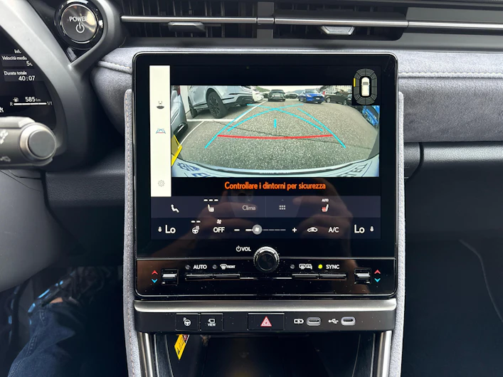 immagine del veicolo LEXUS LBX