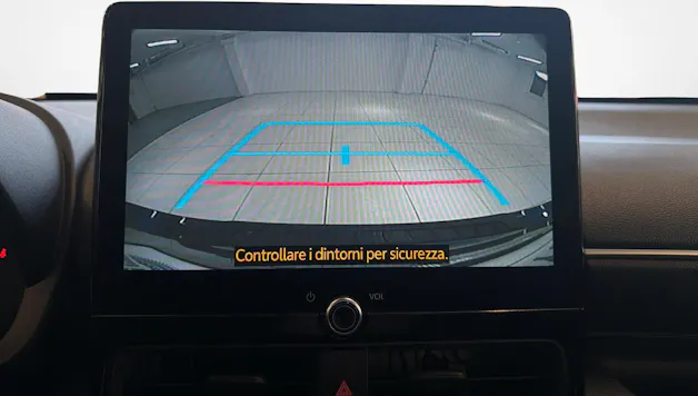 Toyota Yaris 1.5 VVT-i HSD Trend + Ruote invernali incluse