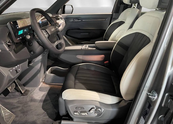 Vehicle image 3 Vehicle image 3