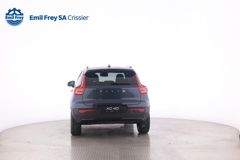 Vehicle image VOLVO XC40