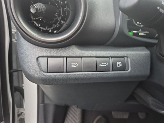 Vehicle image 17 Vehicle image 17