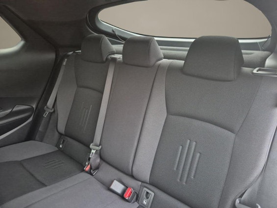 Vehicle image 18 Vehicle image 18