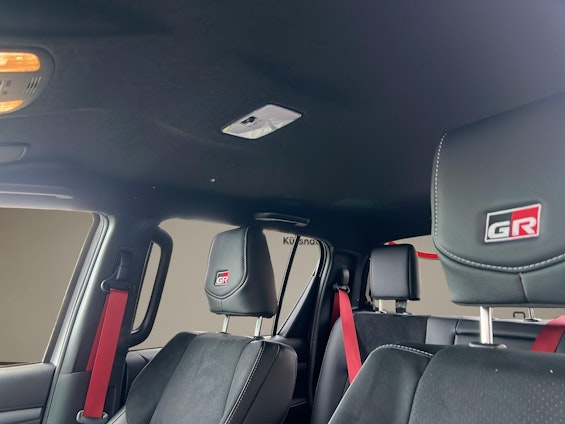 Vehicle image 9 Vehicle image 9