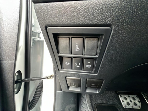 Vehicle image 16 Vehicle image 16