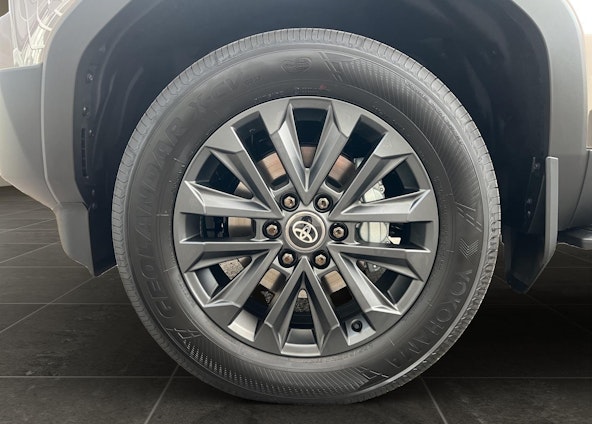 Vehicle image 19 Vehicle image 19