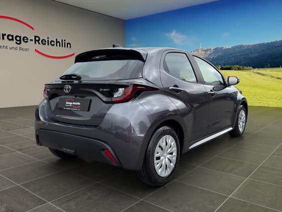 Vehicle image 4 Vehicle image 4