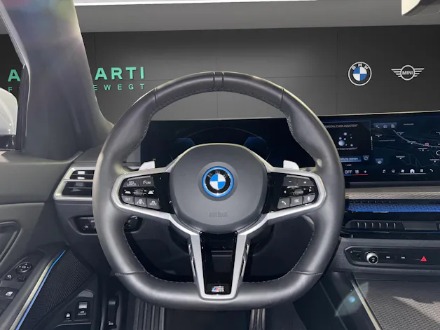 BMW 330e xDrive Touring M Sport