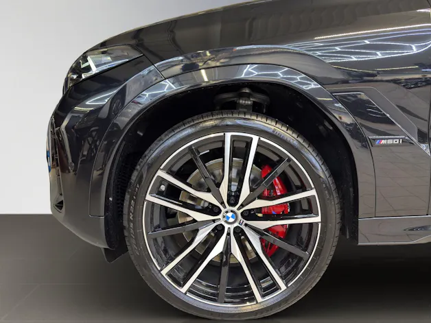 BMW X6 M60i
