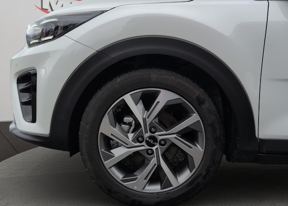 Vehicle image 17 Vehicle image 17