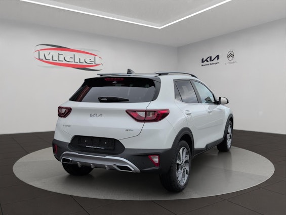 Vehicle image 3 Vehicle image 3