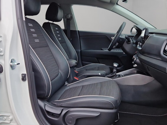 Vehicle image 9 Vehicle image 9