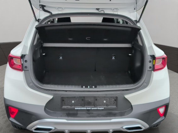 Vehicle image 16 Vehicle image 16