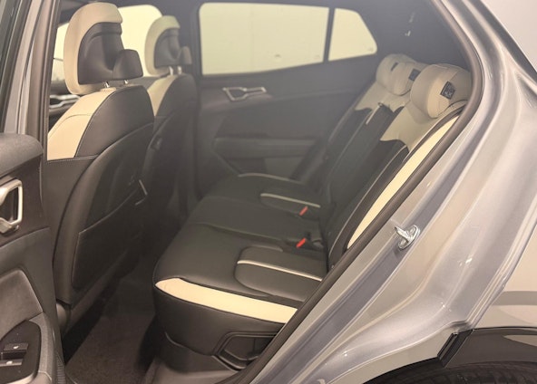 Vehicle image 10 Vehicle image 10