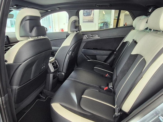 Vehicle image 11 Vehicle image 11