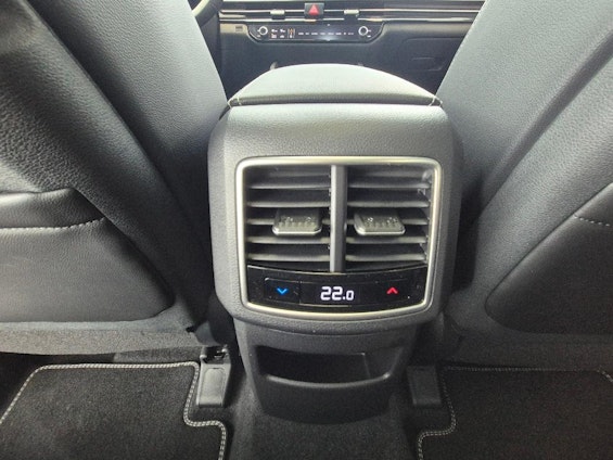 Vehicle image 10 Vehicle image 10