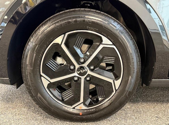 Vehicle image 12 Vehicle image 12