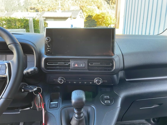 Vehicle image 12 Vehicle image 12