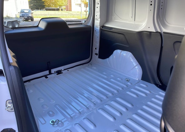 Vehicle image 14 Vehicle image 14