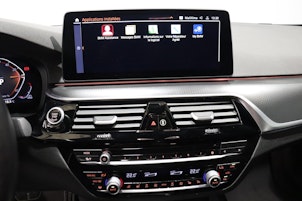 Vehicle image BMW 530i xDrive SAG