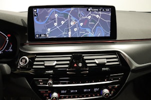 Vehicle image BMW 530i xDrive SAG