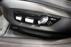 Vehicle image BMW 530i xDrive SAG