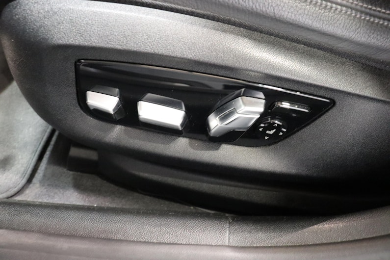 Vehicle image BMW 5 SERIES