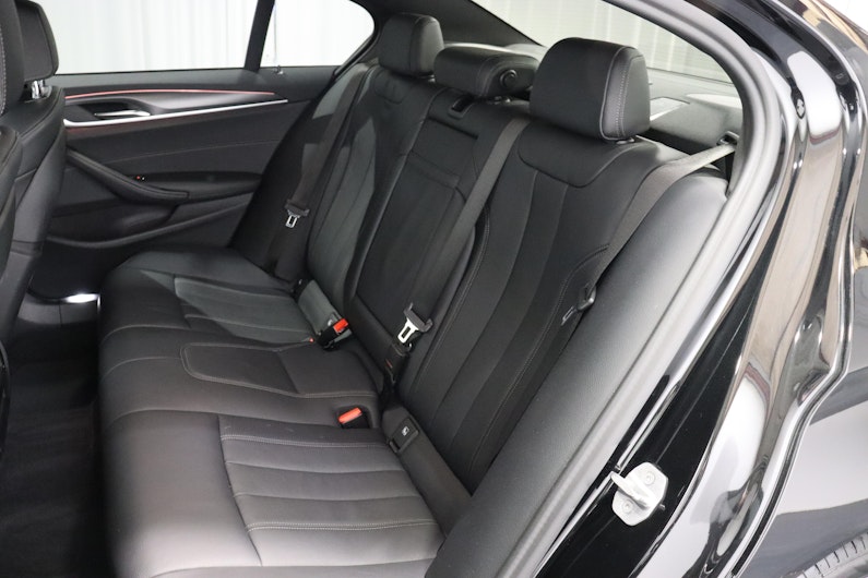 Vehicle image BMW 5 SERIES