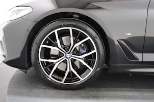 Vehicle image BMW 530i xDrive SAG