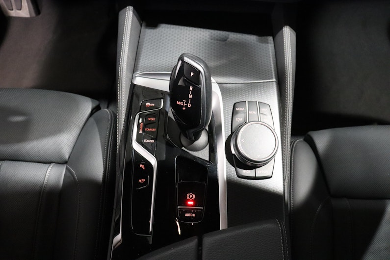 Vehicle image BMW 5 SERIES