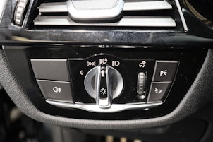 Vehicle image BMW 530i xDrive SAG