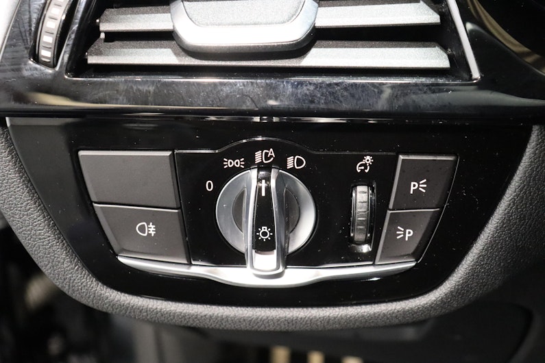 Vehicle image BMW 5 SERIES