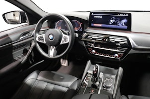 Vehicle image BMW 530i xDrive SAG