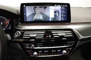 Vehicle image BMW 530i xDrive SAG