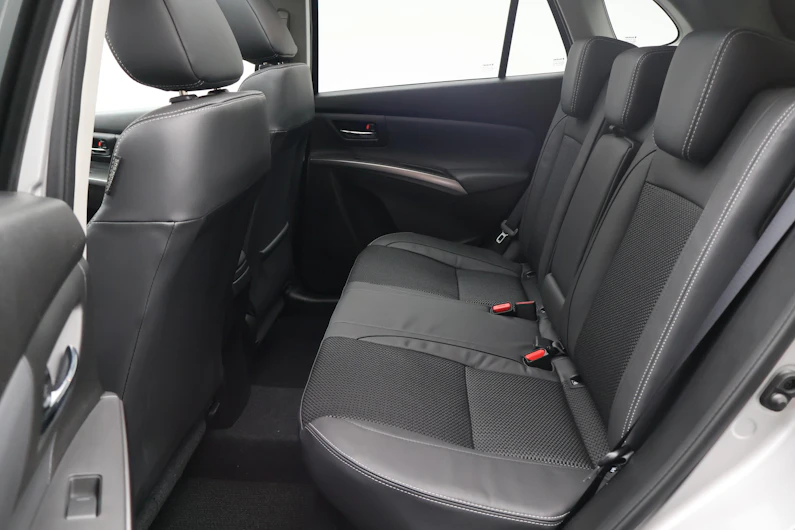 Fahrzeugbild SUZUKI S-CROSS