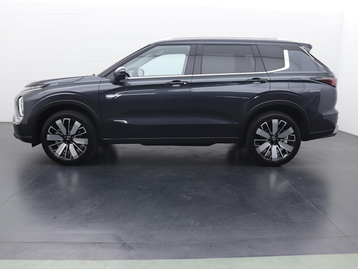 Vehicle image MITSUBISHI OUTLANDER