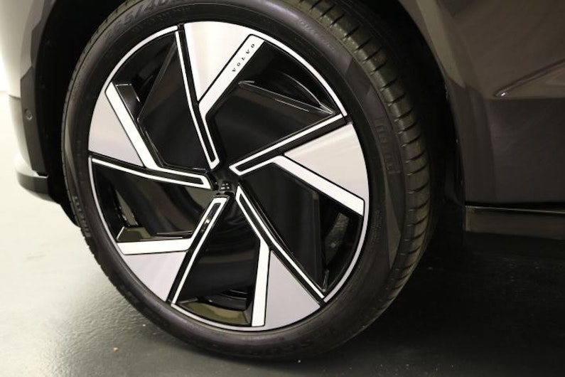 Vehicle image VOLVO EX 90