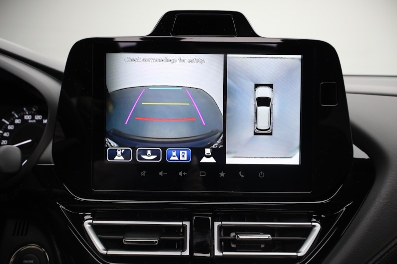 Vehicle image SUZUKI S-CROSS