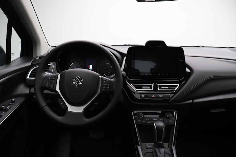 Vehicle image SUZUKI S-CROSS