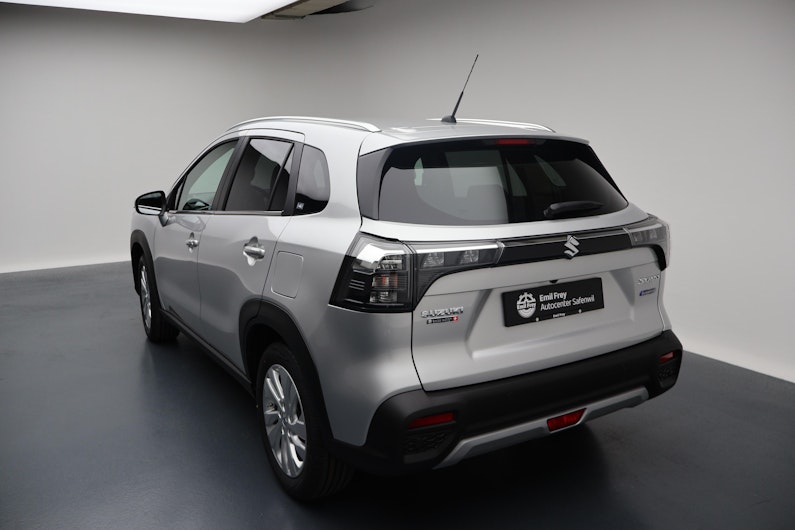 Vehicle image SUZUKI S-CROSS