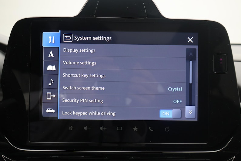 Vehicle image SUZUKI S-CROSS