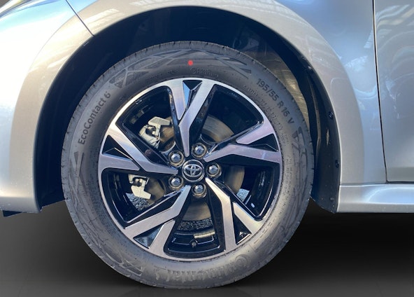 Vehicle image 15 Vehicle image 15