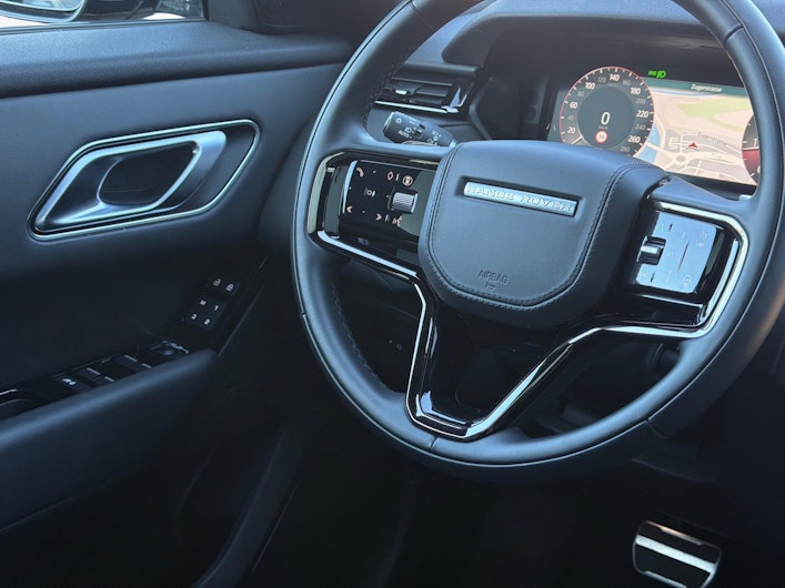 Vehicle image LAND ROVER RANGE ROVER VELAR